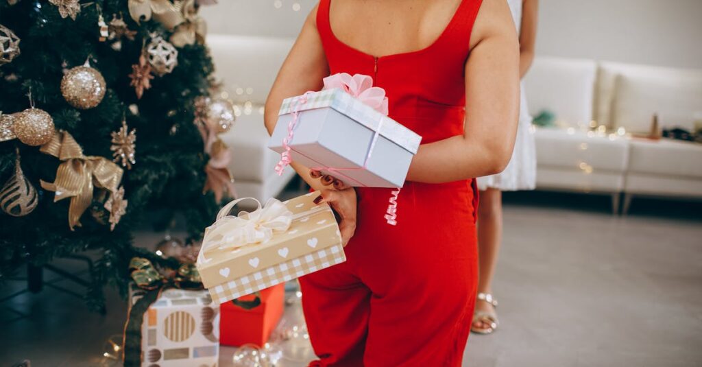 日本の贈り物文化を象徴する様々な祝いのシーン。お歳暮、内祝い、結婚祝いなど。