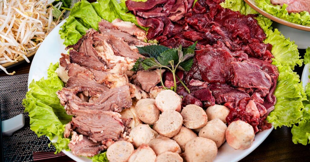 蓮こんのしゃぶしゃぶセットをイメージした、高級肉と上品な梱包の画像。