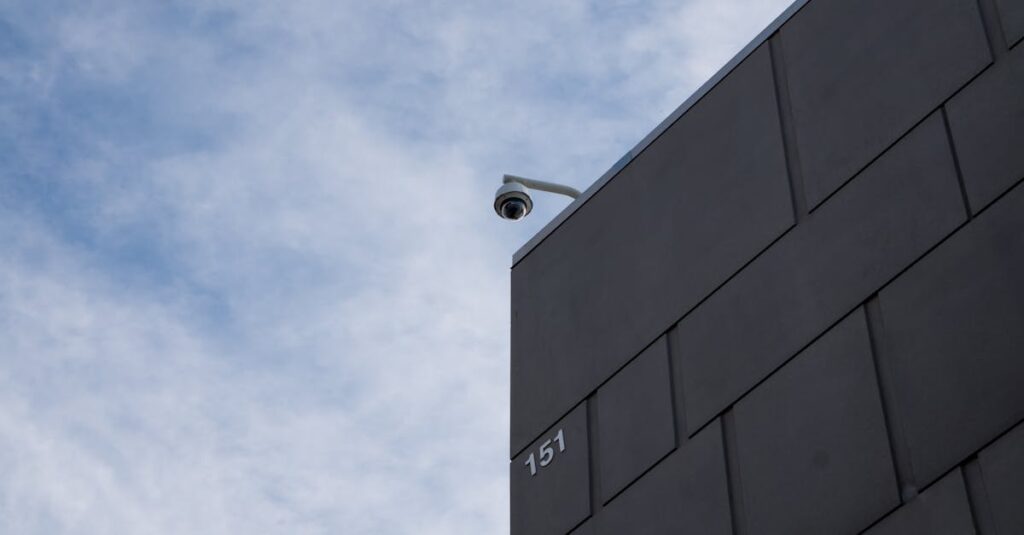 2万円の価値がある高級ギフトの象徴。美しく豪華な食材とパッケージの組み合わせ。